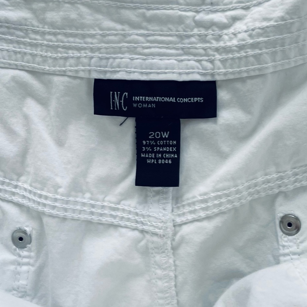 INC International Concepts white cargo shorts with pockets size 20W - Picture 7 of 10